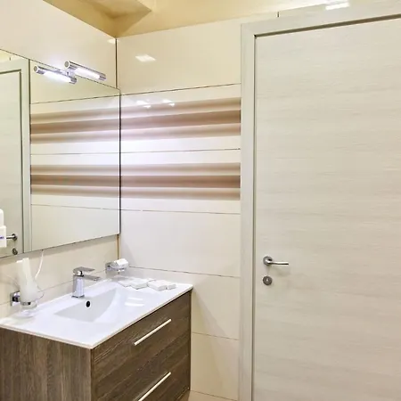 Glamorous Studio White Tower *