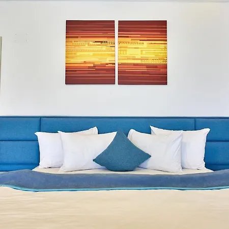 Apartment Glamorous Studio White Tower Mamaia