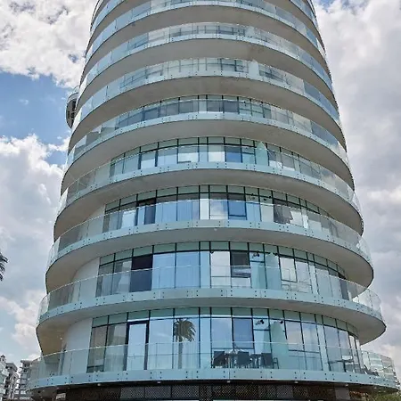 Glamorous Studio White Tower Apartment *