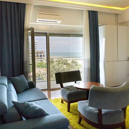 Glamorous Studio White Tower Apartment