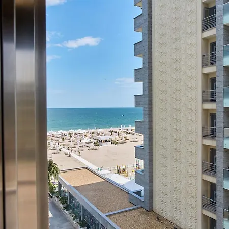 Apartment Glamorous Studio White Tower Mamaia